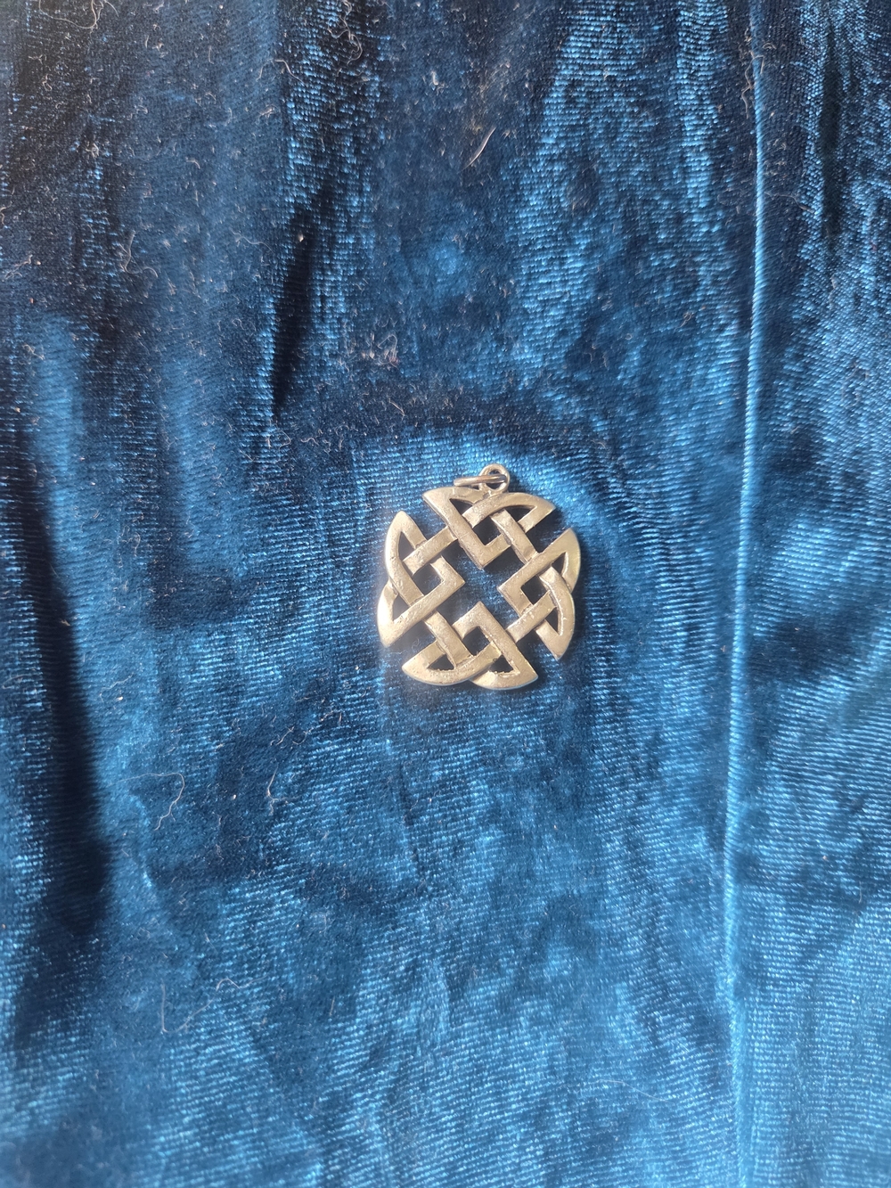 Celtic Knot Round Pendant in Brushed Silver Finish